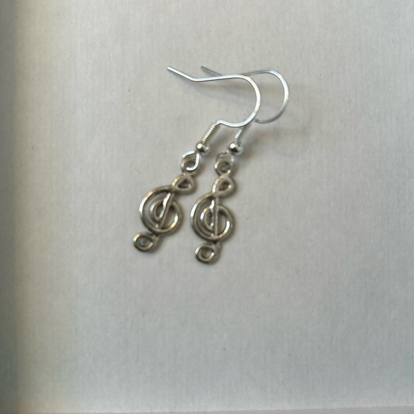 Earrings - Picture 1 of 2